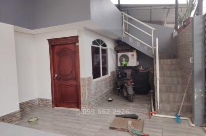 OPORTUNIDAD DE INVERSIÓN EN SANTO DOMINGO Se vende propiedad de 3 pisos, ideal para inversión o renta, ubicada en la Cooperativa Víctor Manuel Bastidas.