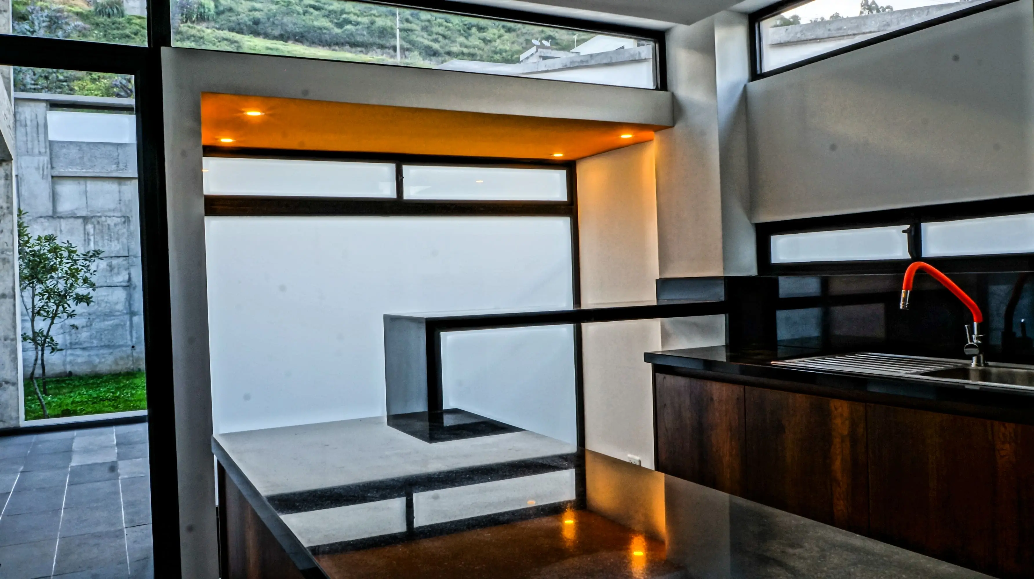 Exclusivo Departamento de Diseño | 97m² de Jardín Privado | en Quito - Valle de los Chillos