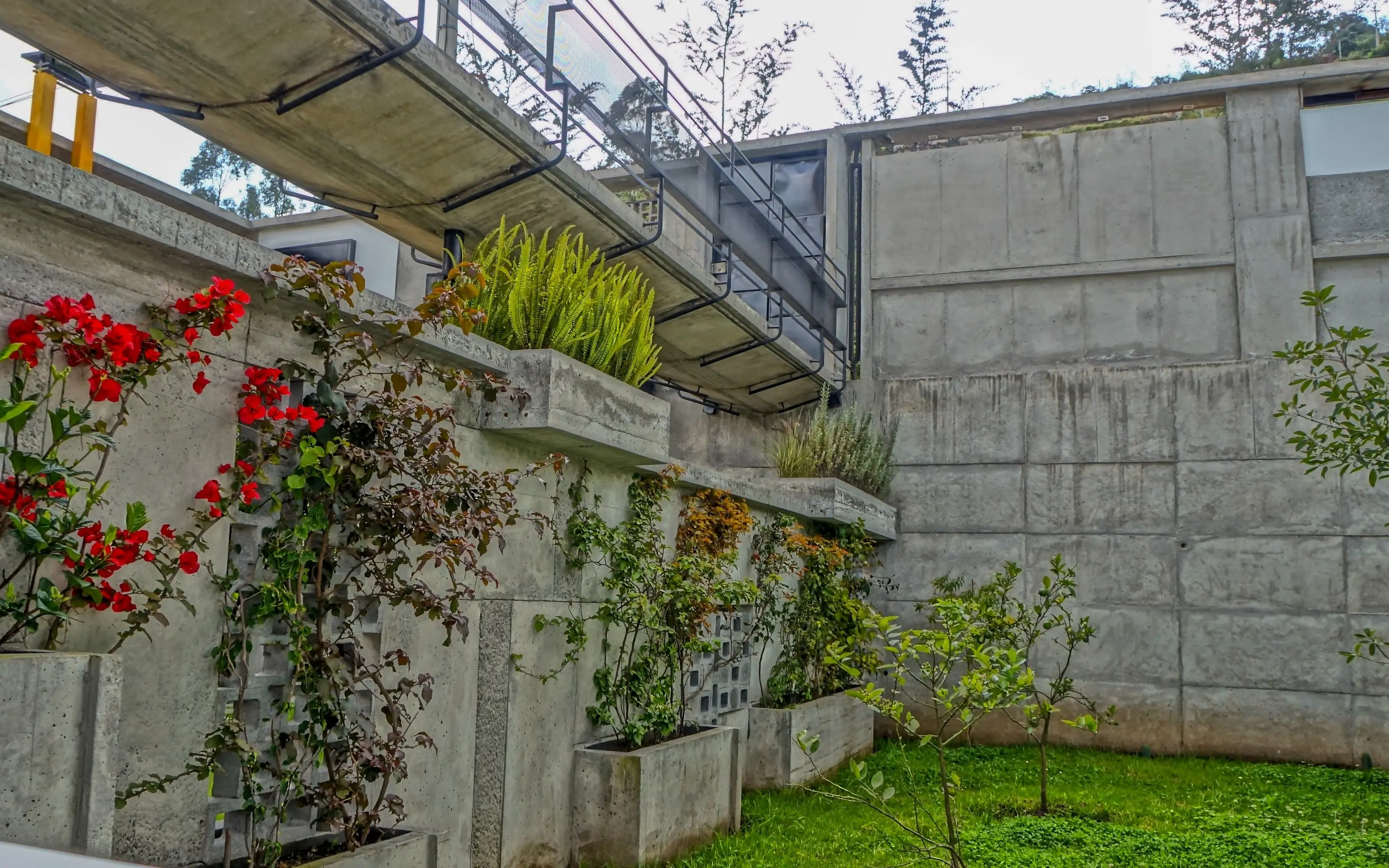 Exclusivo Departamento de Diseño | 97m² de Jardín Privado | en Quito - Valle de los Chillos