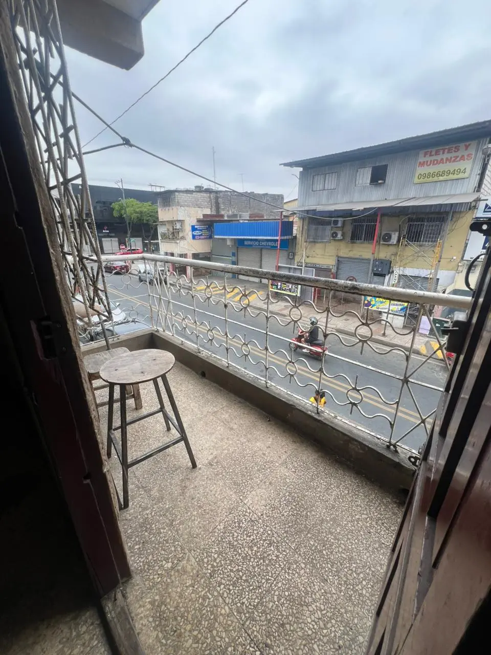 Venta Casa Rentera con 6 departamentos, 2 locales Centro-Sur de Guayaquil