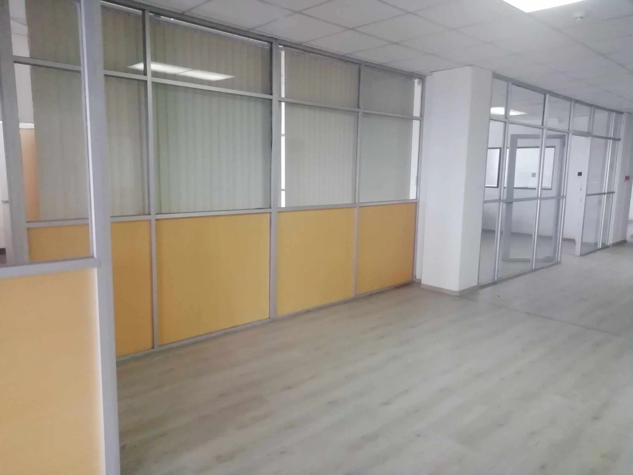 OFICINA DE ARRIENDO 288 M2 SECTOR SANTAMARÍA 6 DE DICIEMBRE