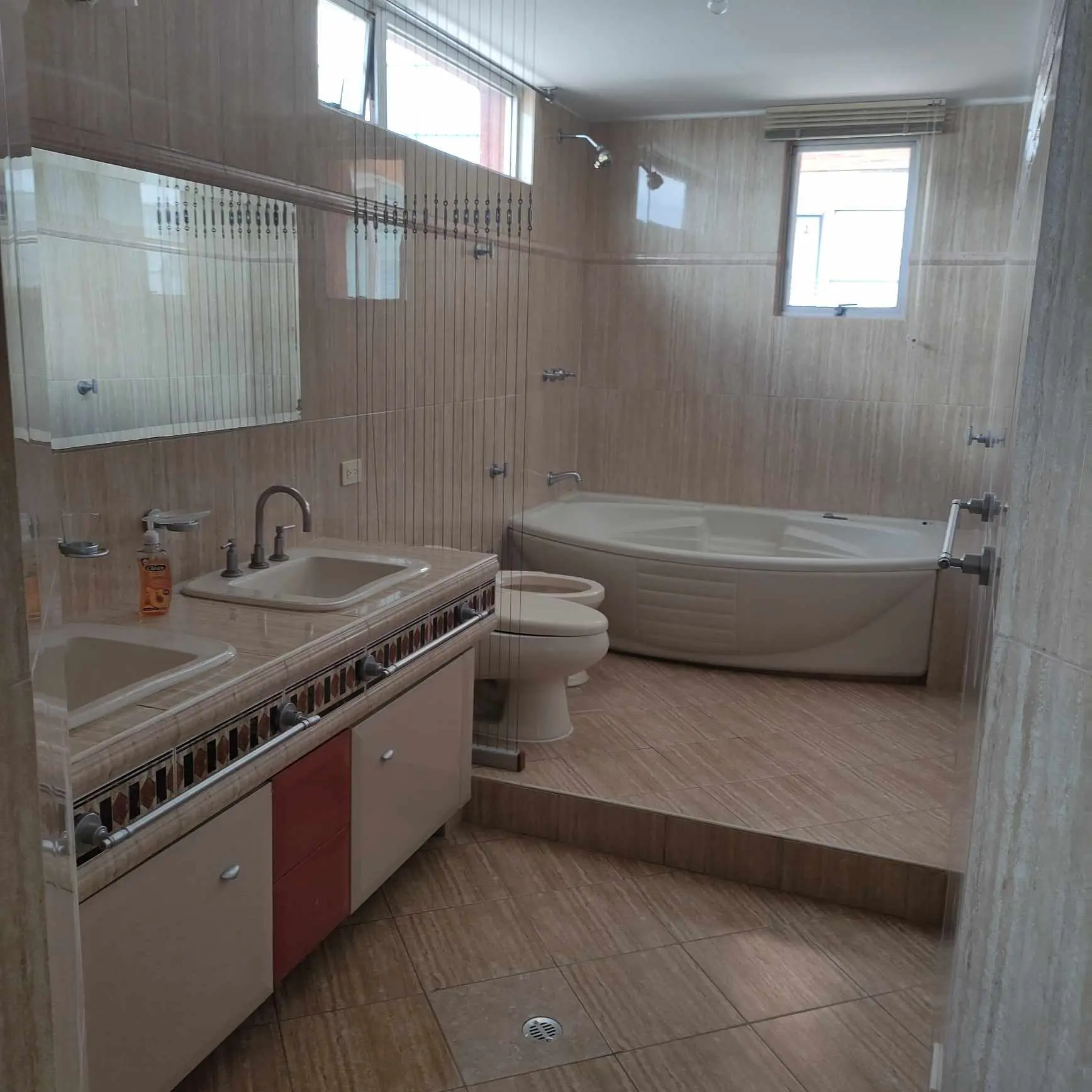 QUITO TENNIS DEPARTAMENTO EN VENTA 3 DORMITORIOS, LINDA VISTA