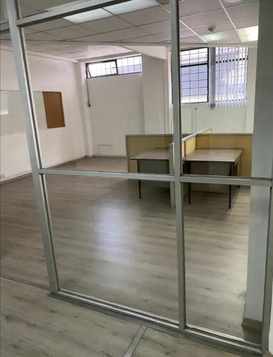 OFICINA DE ARRIENDO 288 M2 SECTOR SANTAMARÍA 6 DE DICIEMBRE