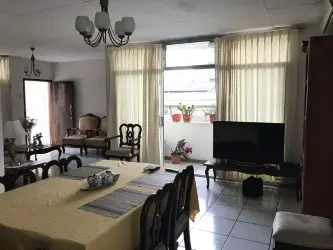 SE VENDE CASA ESQUINERA EN GUAYAQUIL ZONA COMERCIAL FRENTE A UN UPC PRECIO NEGOCIABLE
