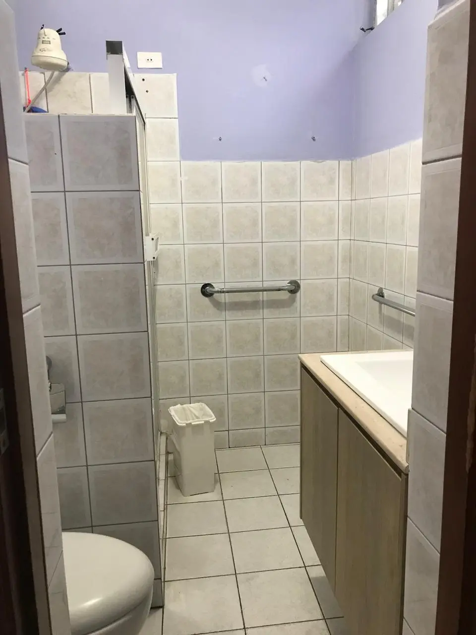 SE VENDE CASA ESQUINERA EN GUAYAQUIL ZONA COMERCIAL FRENTE A UN UPC PRECIO NEGOCIABLE