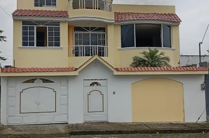 CASA EN VENTA - SANTO DOMINGO - ZOFIN INMOBILIARIA - Mario Benalcázar