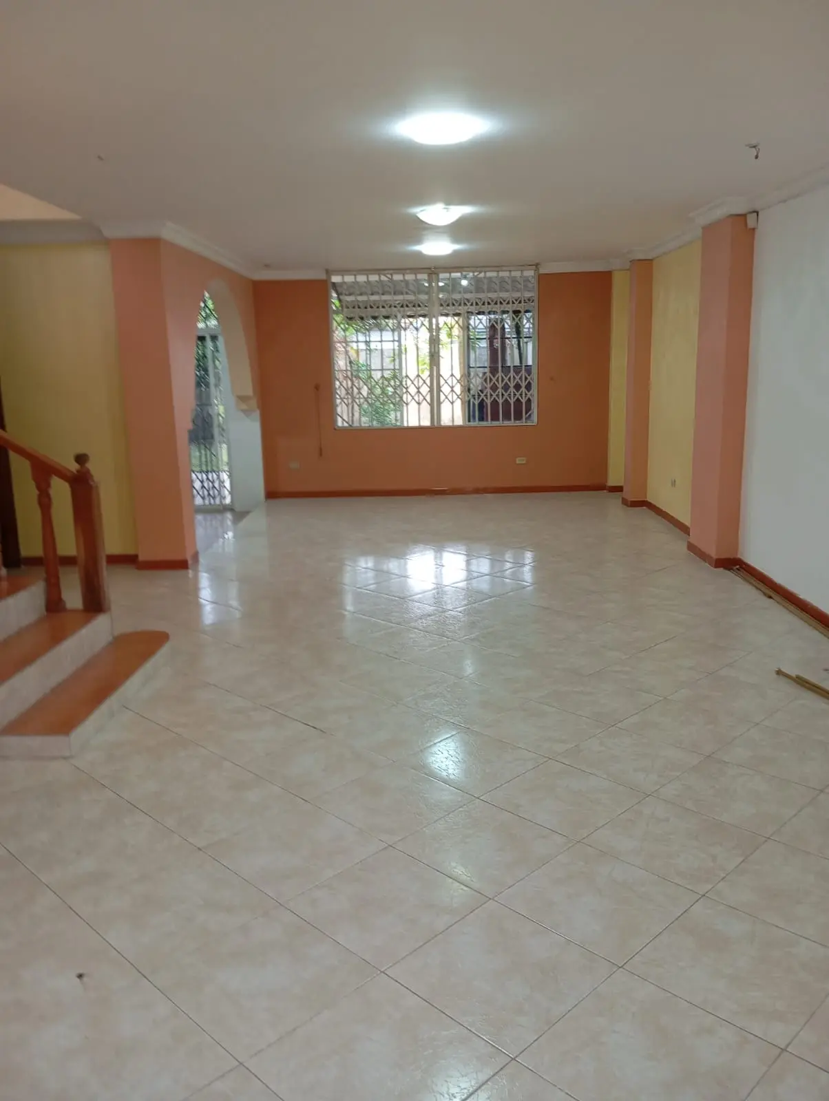 CASA EN VENTA - SANTO DOMINGO - ZOFIN INMOBILIARIA - Mario Benalcázar