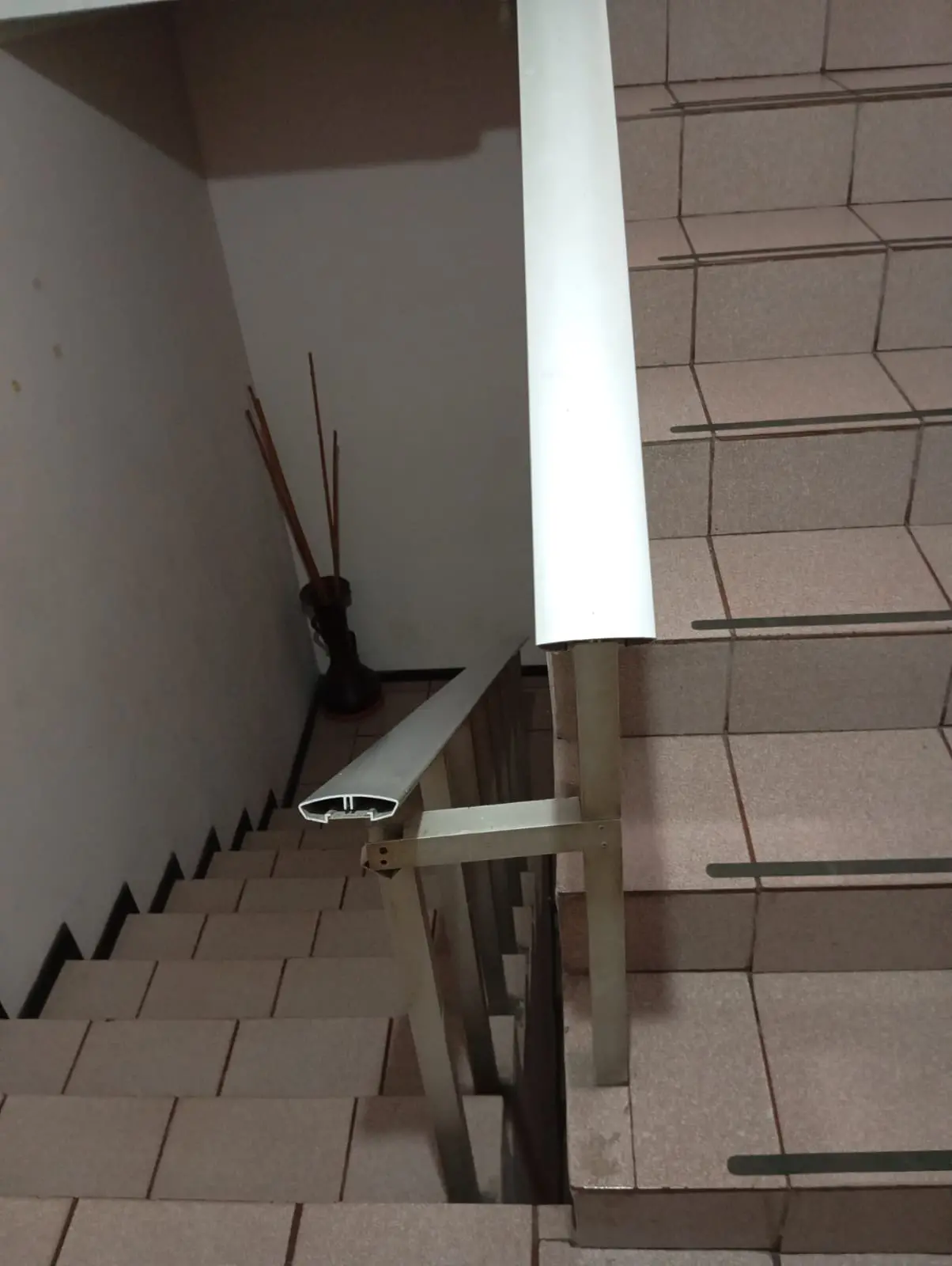 EDIFICACION COMERCIAL EN VENTA - ZOFIN - MARIO BENALCAZAR
